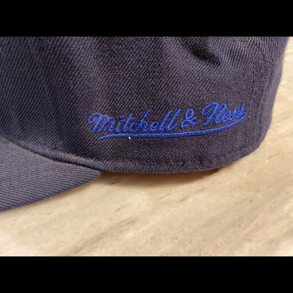 Mitchell & Ness NFL New York Giants Throwback Hat, 70s Logo Size 7 1/4 - Picture 4 of 5